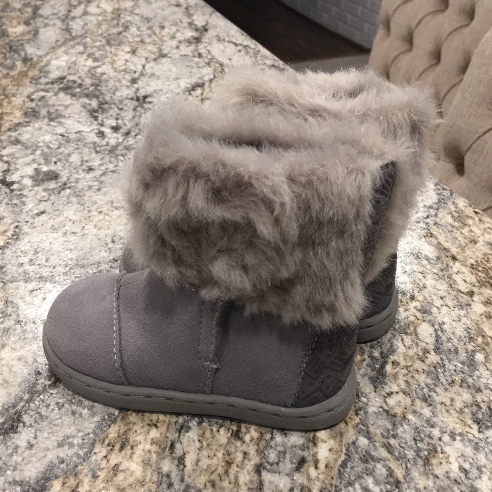 TOMS Boots